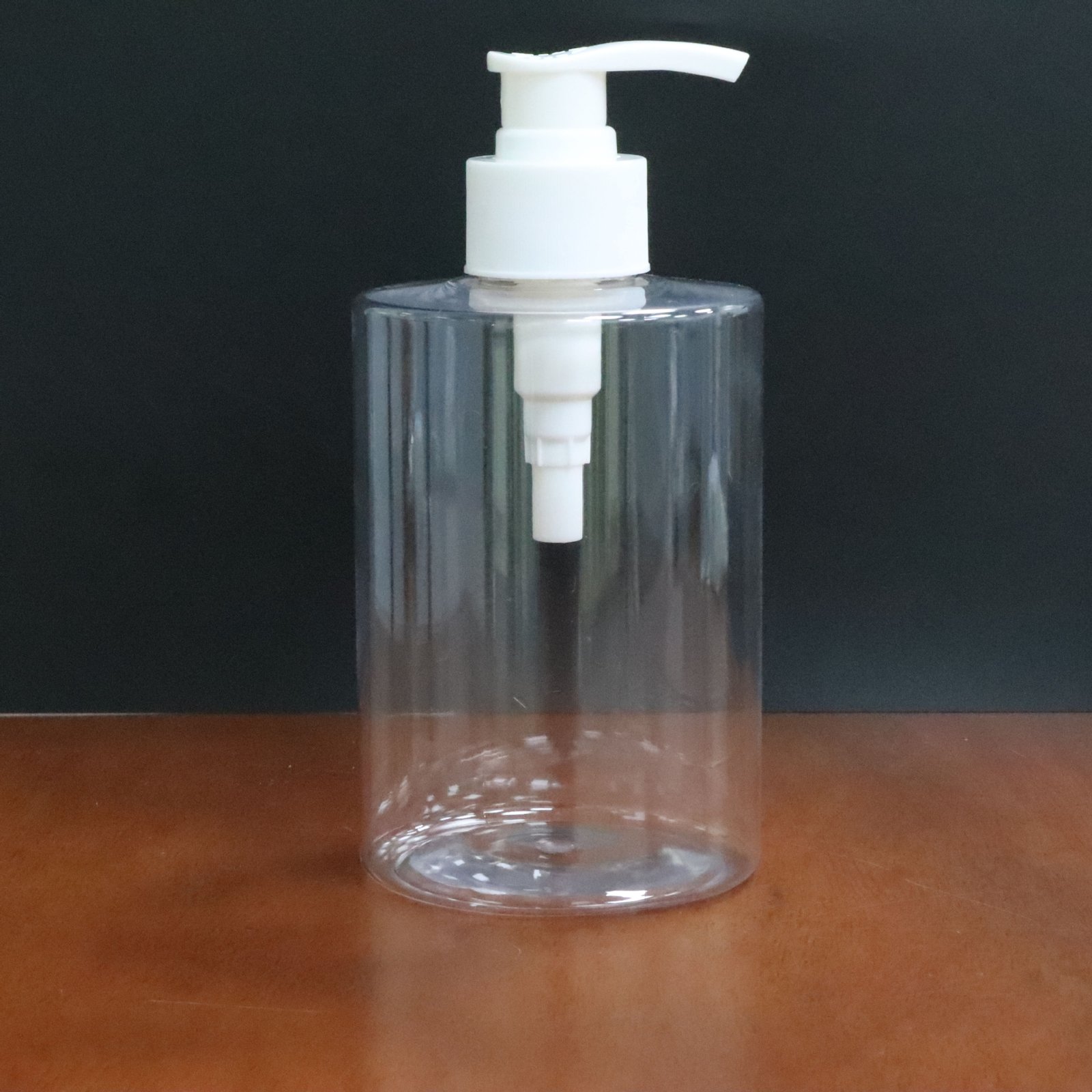 Manufacturers supply 300ml short fat flat shoulder cylindrical bottle round head pump press bottle shower gel bottle portable sub-bottling bottle