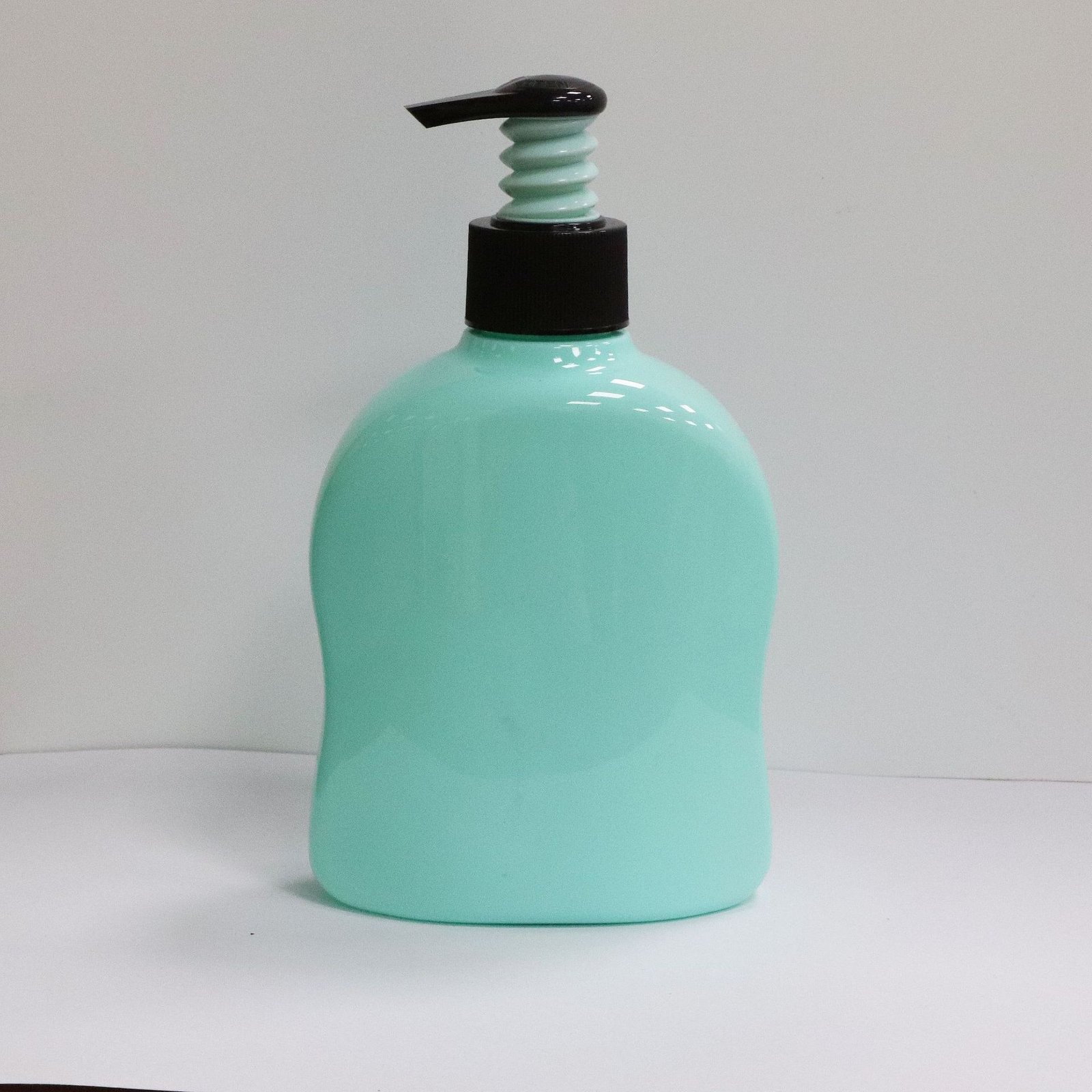 Factory direct supply 300ml push-type laundry detergent children's shower gel bottle body lotion free wash hand soap bottle